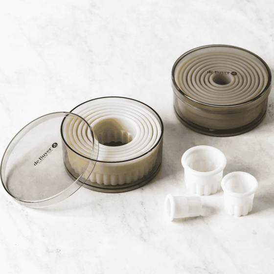 Boîte de 9 découpoirs ronds cannelés polyamide Ø 2 à 10cm