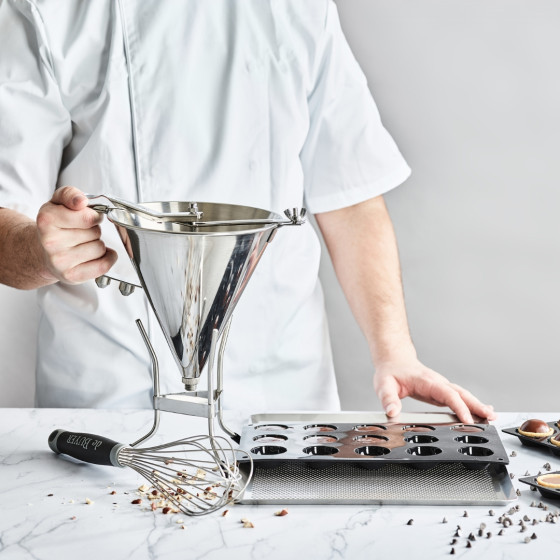Automatischer Fondanttrichter Edelstahl KWIK PRO 1,9L mit stand