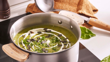 Green detox soup